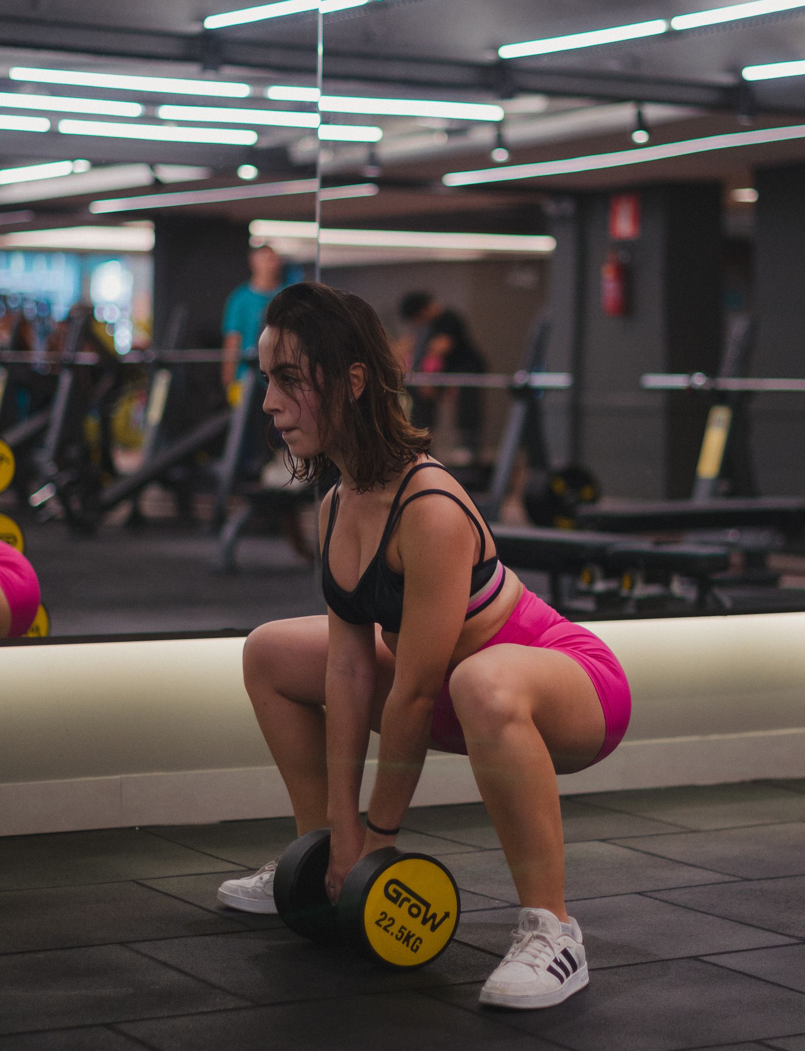 Member training with barbell